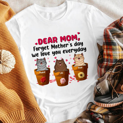 Personalized Dear Mom Cat NI0304003YR T-Shirt