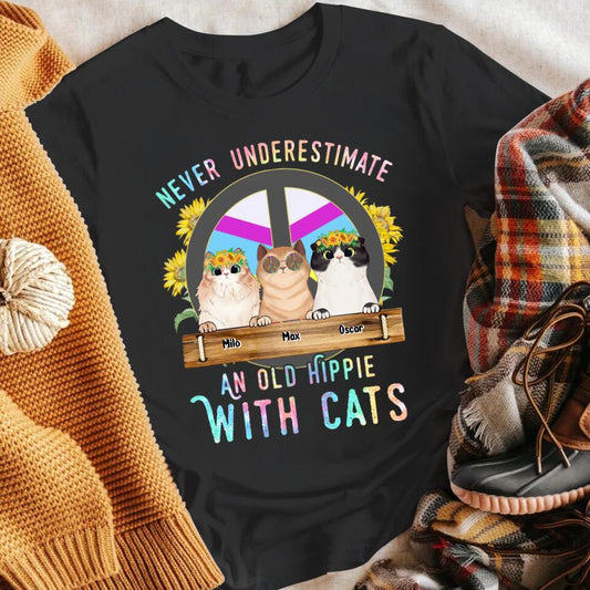 Personalized Never Underestimate An Old Hippie With A Cat NI1104002XR T-Shirt