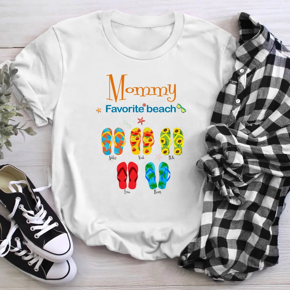 Personalized Mom's Favorite Beach XR2704002XY T-Shirt